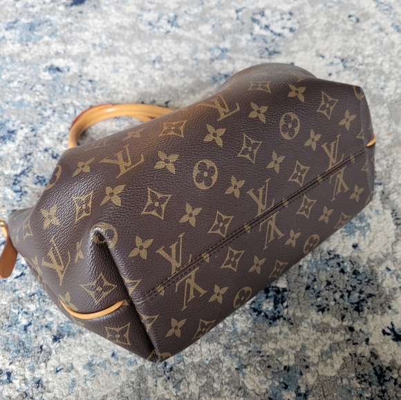 Louis Vuitton Turenne - Picture 4 of 6